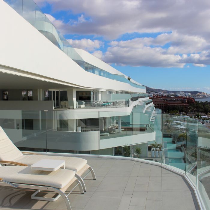 Corner Junior Suite 2525 – Corales Beach