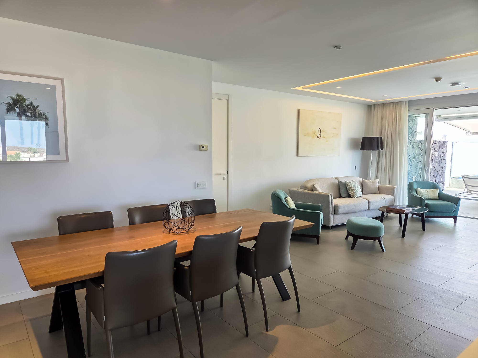 Royal Hideaway Corales Suites dupelx apartment interior and exterior