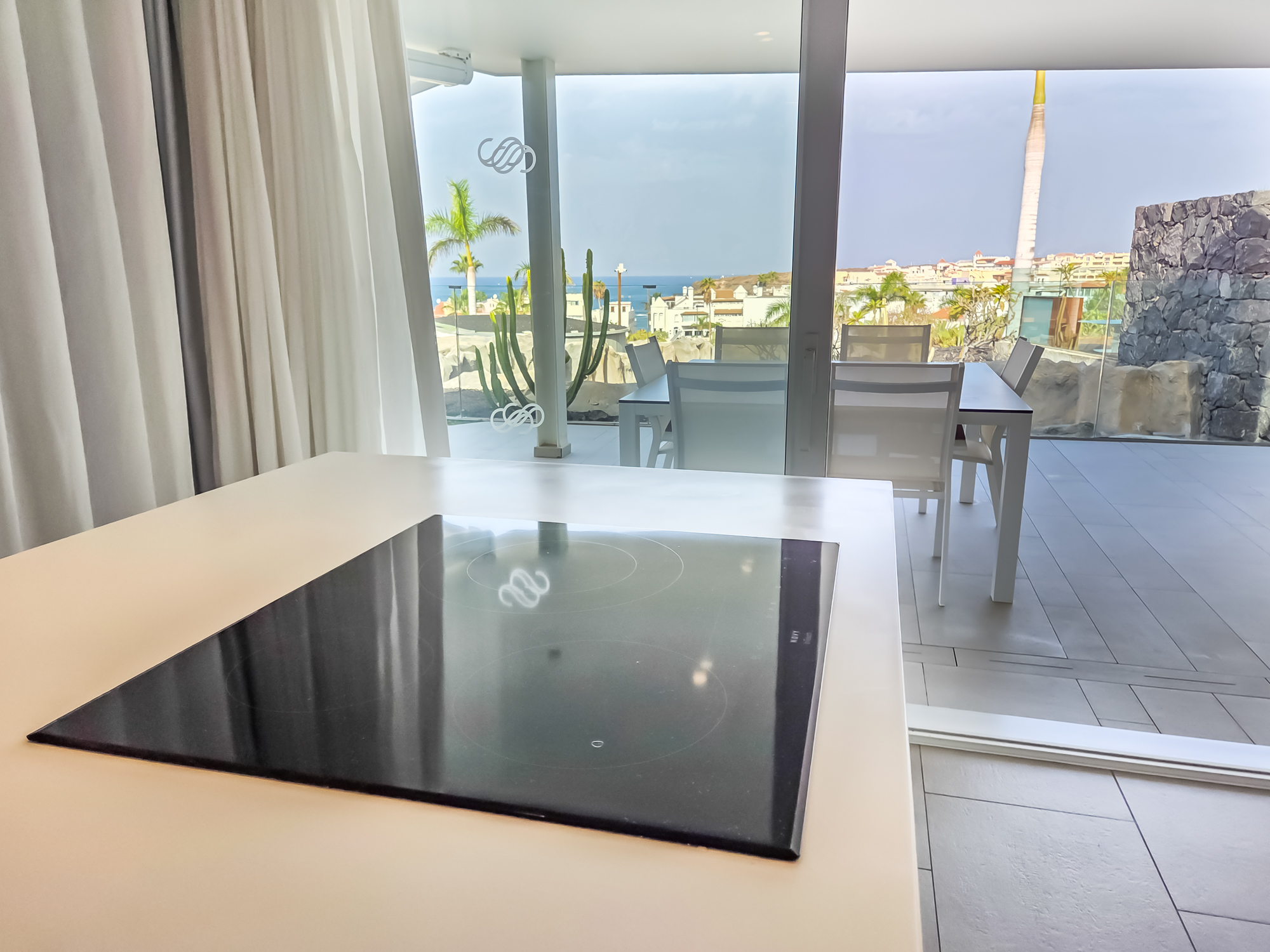 Royal Hideaway Corales Suites dupelx apartment interior and exterior