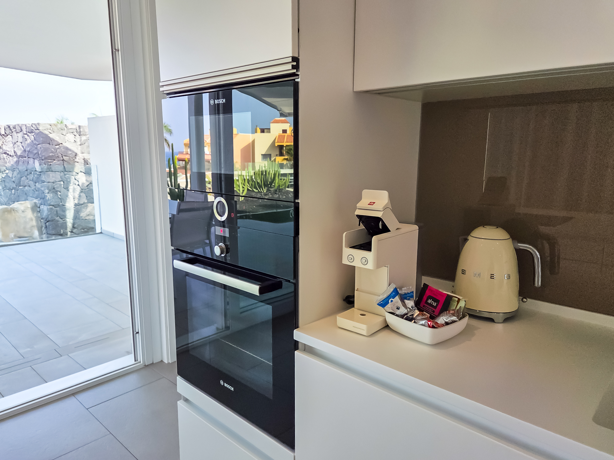 Royal Hideaway Corales Suites dupelx apartment interior and exterior